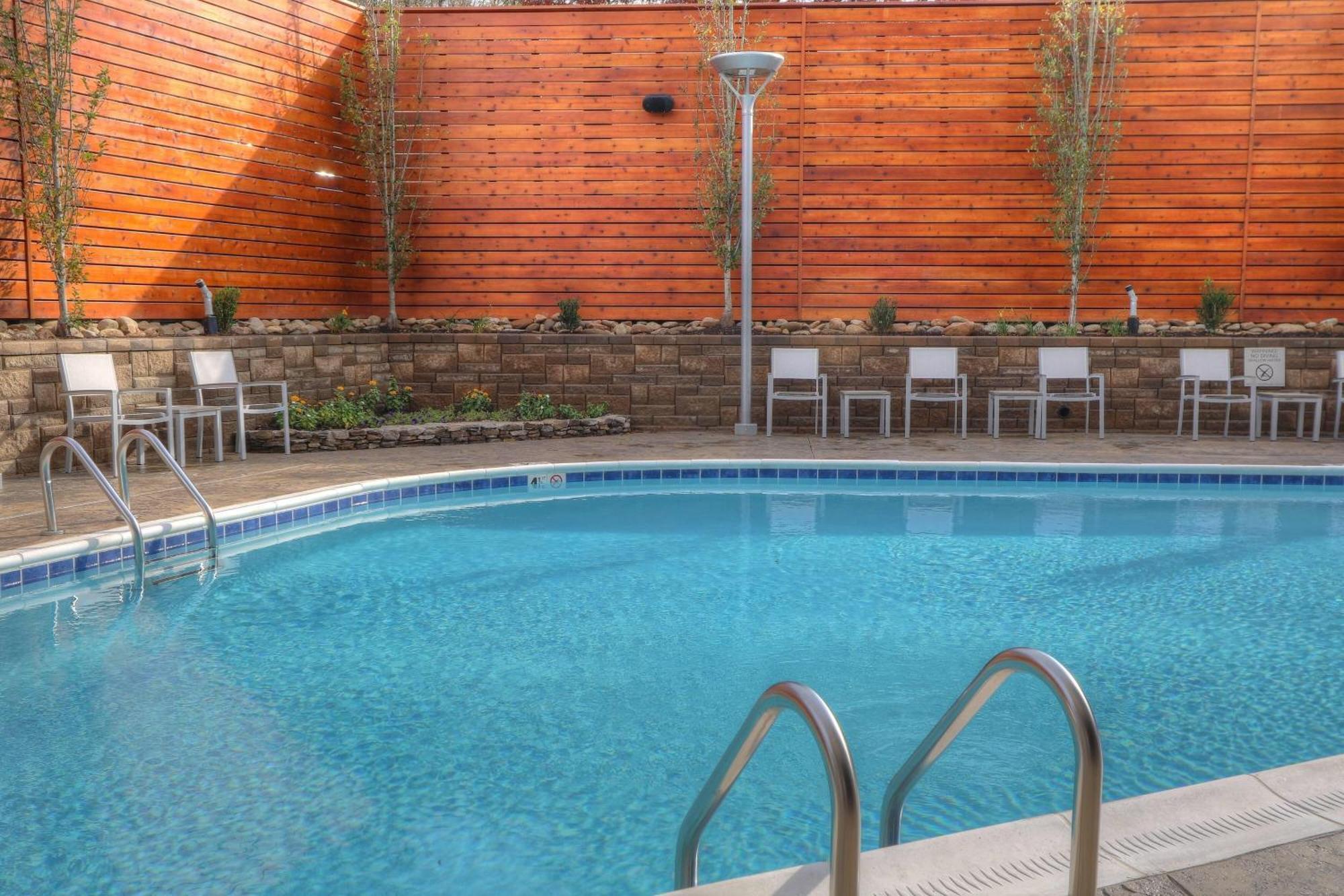 Fairfield Inn & Suites By Marriott Gatlinburg Downtown Bagian luar foto